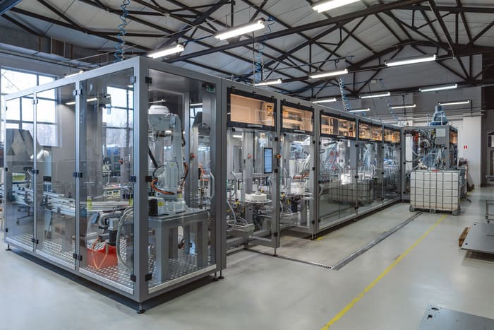 automatic-magnetic-conveyor-for-liquid-product